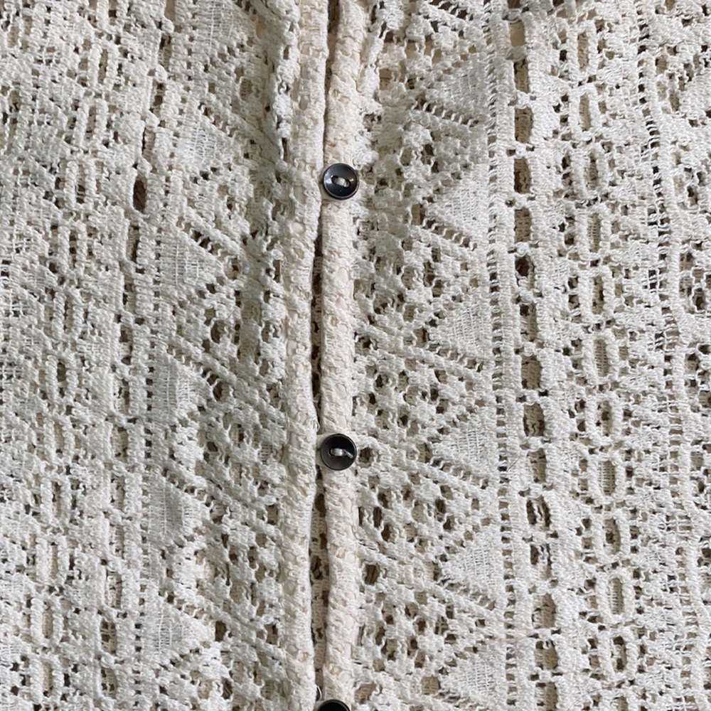 AE Lace Crop Top - Picture 4 of 5